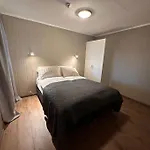 Midt I Hjerte Av *